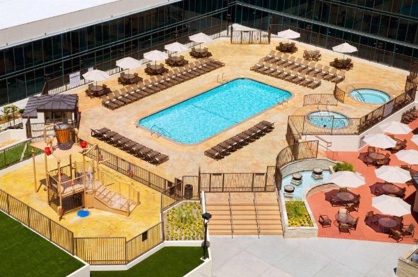 Hilton Anaheim image 12